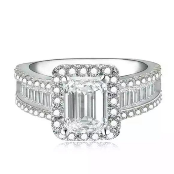 DIAMOND 925 STERLING SILVER ENGAGEMENT RING, CUTE RING, SHINY RING. - Picture 3 of 3